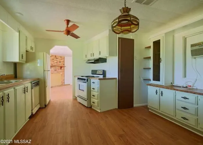 Charming Set Within Its Own Oasis Marana